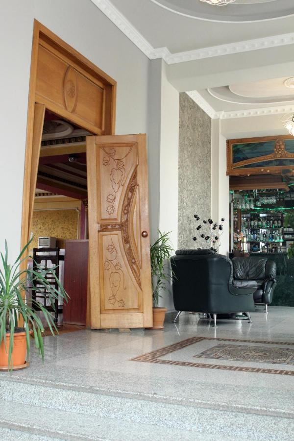 Golden Apricot Bed & Breakfast Ghiumri Exterior foto