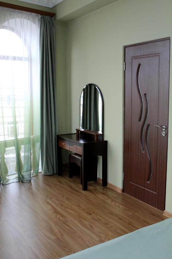 Golden Apricot Bed & Breakfast Ghiumri Exterior foto
