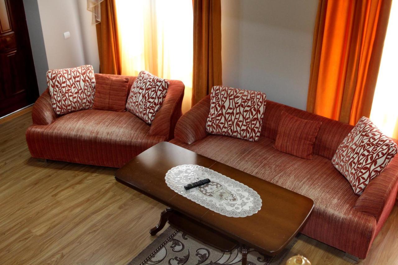 Golden Apricot Bed & Breakfast Ghiumri Exterior foto